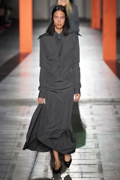 Look 10